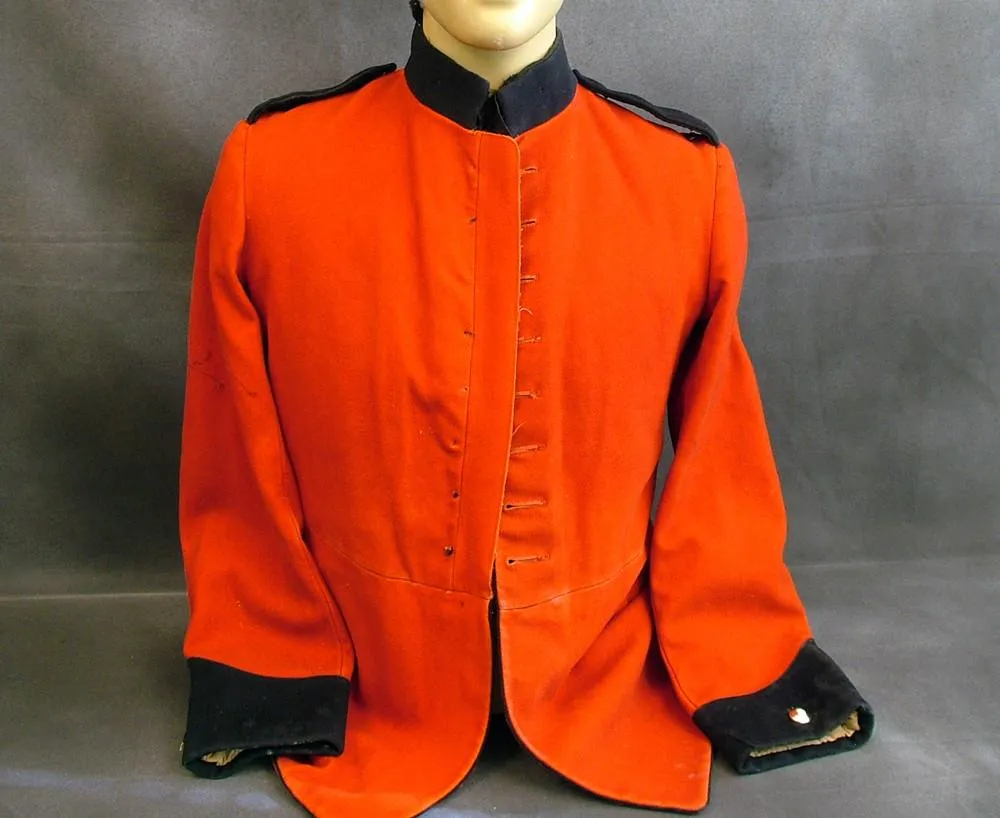 British Household Cavalry Uniform Life Guards: Two Piece Set (Grade 2)