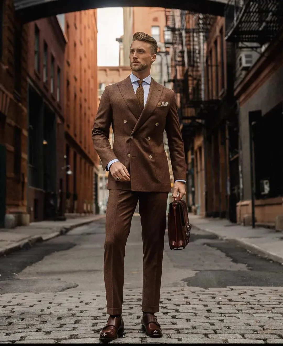 Brown Double Breasted Mens Suit Peaked Lapel For Wedding Tuxedos Two Pieces Groom Wear Prom Blazers With Jackets And Pants